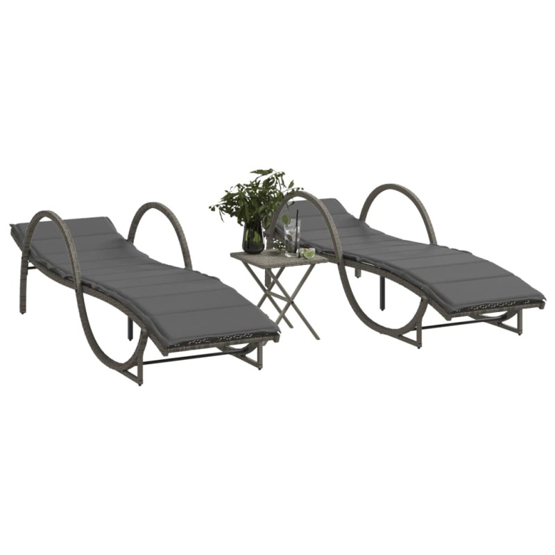 vidaXL Sonnenliegen 2 Stk. mit Tisch Grau Poly Rattan vidaXL Sonnenliegen 2 Stk. mit Tisch Grau Poly Rattan