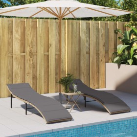 vidaXL Sonnenliegen 2 Stk. mit Auflagen Beige Poly Rattan