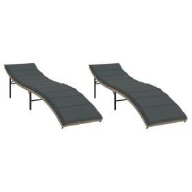 vidaXL Sonnenliegen 2 Stk. mit Auflagen Hellgrau Poly Rattan