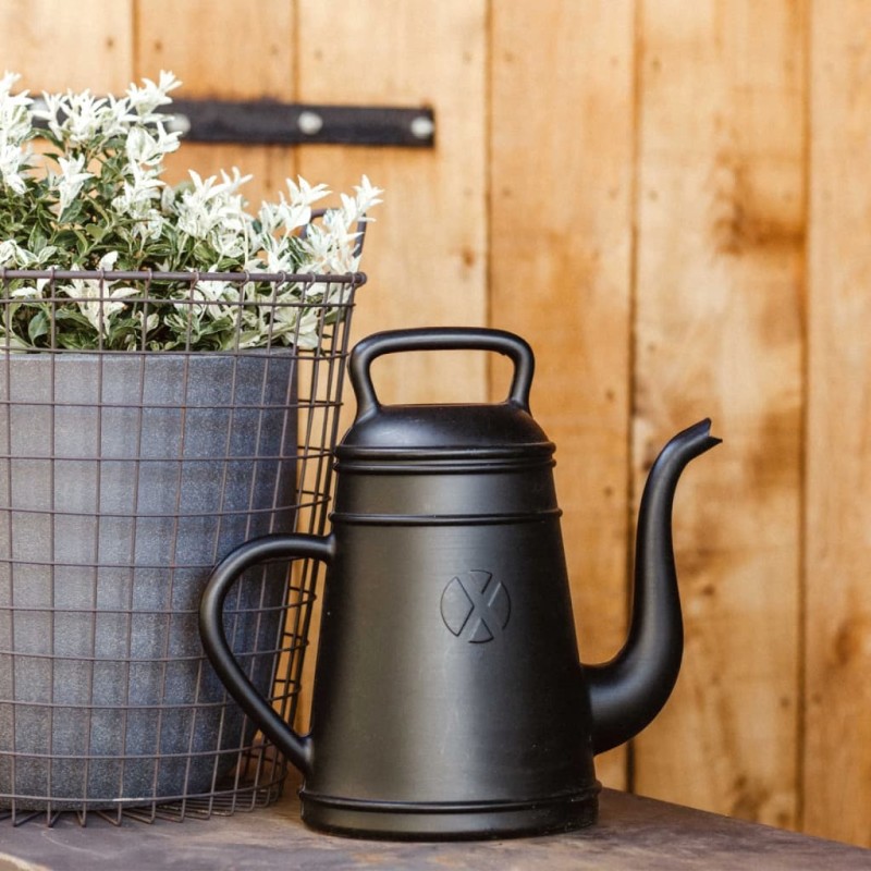 Capi Gießkanne Xala Lungo 12 L Schwarz Capi Gießkanne Xala Lungo 12 L Schwarz